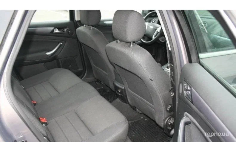 Ford Mondeo 2011 - 8