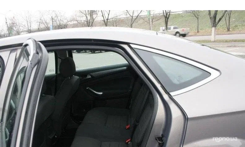 Ford Mondeo 2011 - 9