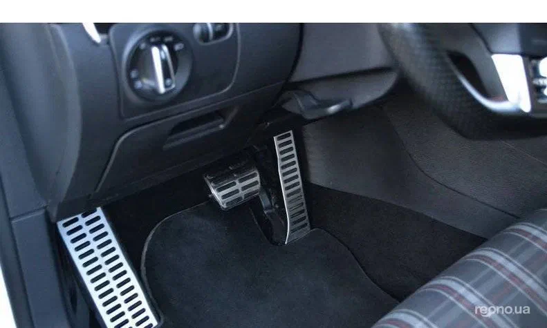 Volkswagen Golf 2011 - 12