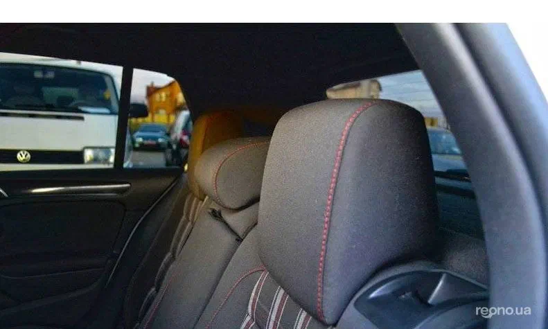 Volkswagen Golf 2011 - 9