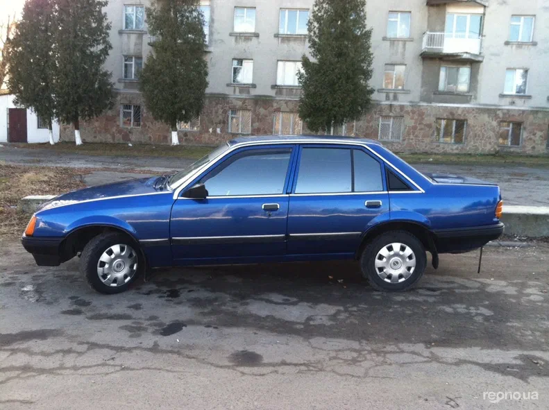 Opel Rekord 1986