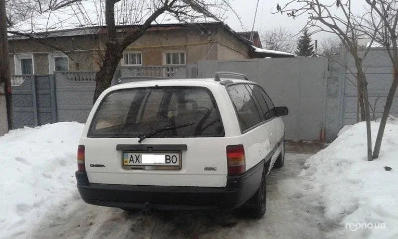 Opel Omega 1990 - 8