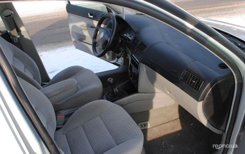 Volkswagen Golf 2002 - 13