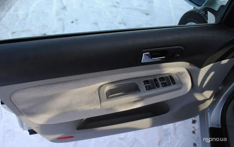 Volkswagen Golf 2002 - 10