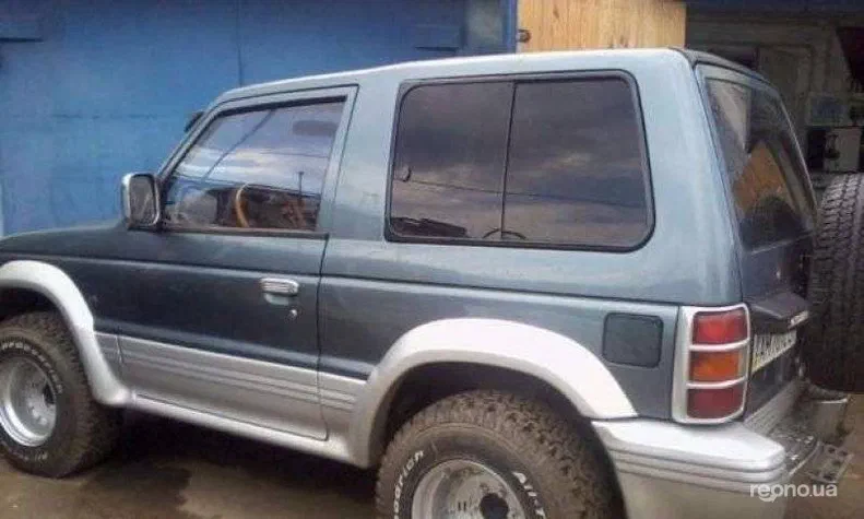 Mitsubishi Pajero 1991 - 7