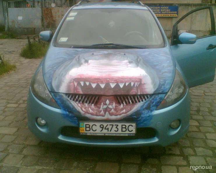 Mitsubishi Grandis 2004