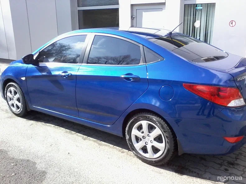 Hyundai Accent 2012 - 8