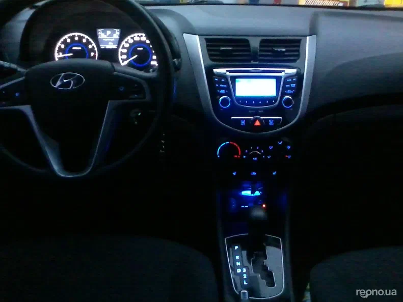 Hyundai Accent 2012