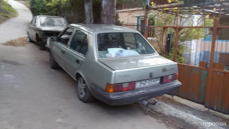 Volvo 300 Series 1988