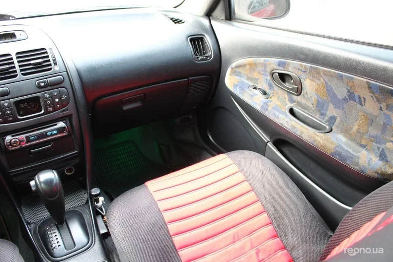 Mitsubishi Carisma 1999