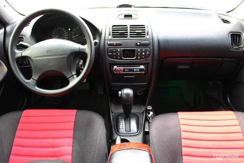 Mitsubishi Carisma 1999