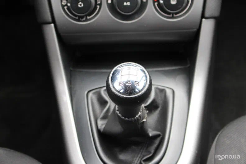 Peugeot 308 2012 - 18