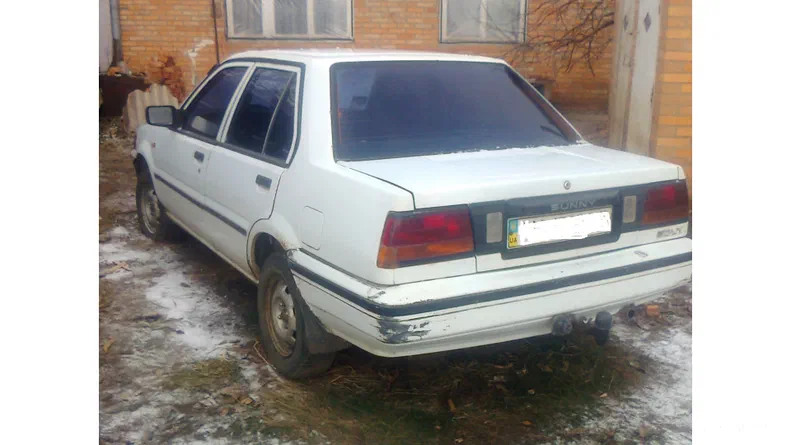 Nissan Sunny 1988 - 5