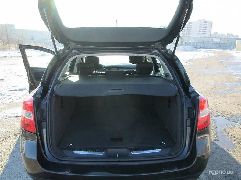 Renault Laguna 2010 - 6