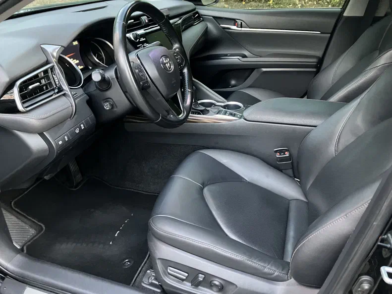 Toyota Camry 2020 - 10