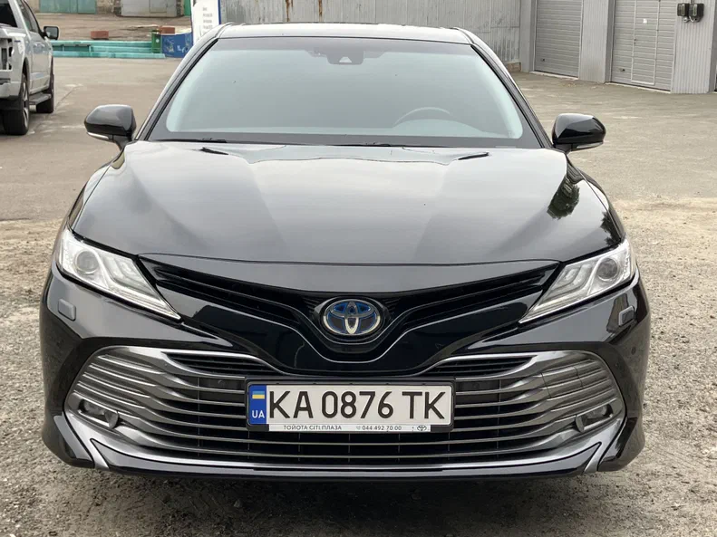 Toyota Camry 2020 - 1