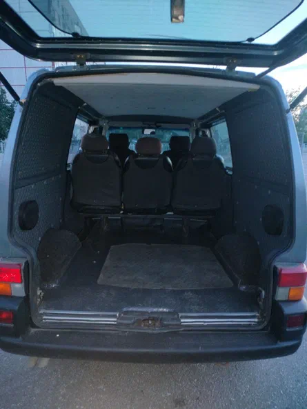Volkswagen Transporter 2000 - 9