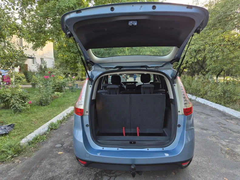 Renault Scenic 2010 - 9