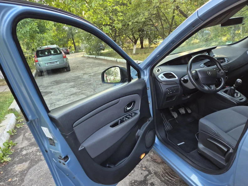 Renault Scenic 2010 - 15