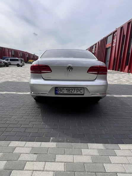 Volkswagen Passat 2011 - 17