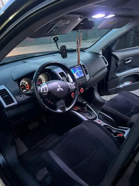 Mitsubishi Outlander 2010 - 1