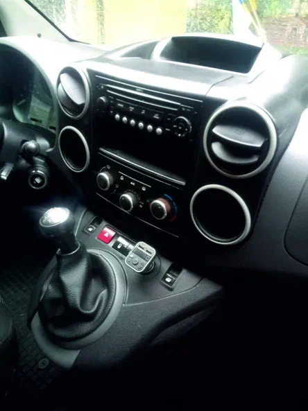 Peugeot Partner 2008 - 13