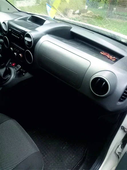 Peugeot Partner 2008 - 11