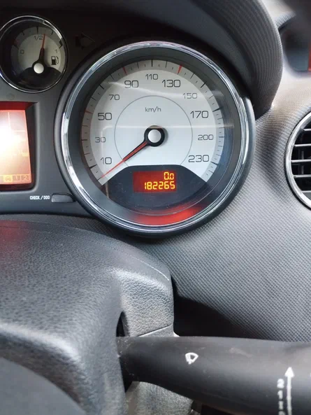 Peugeot 308 2008 - 13
