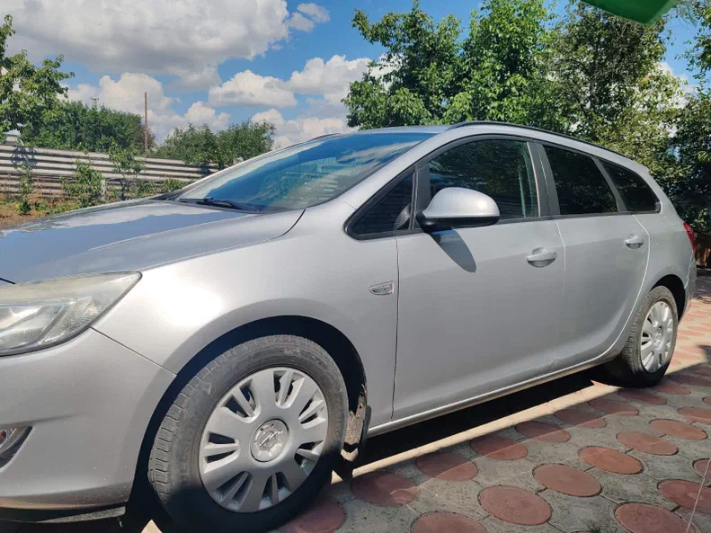 Opel Astra 2011 - 9