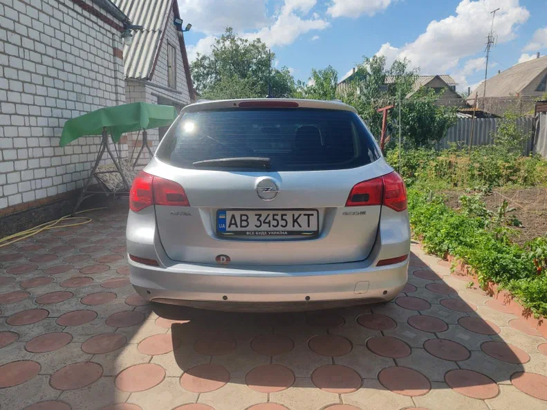 Opel Astra 2011 - 12