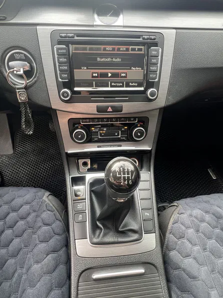 Volkswagen Passat 2011 - 14