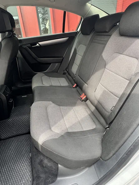 Volkswagen Passat 2011 - 9