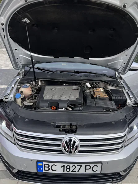 Volkswagen Passat 2011 - 5
