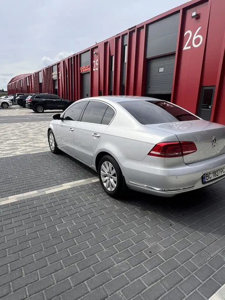 Volkswagen Passat 2011 - 6