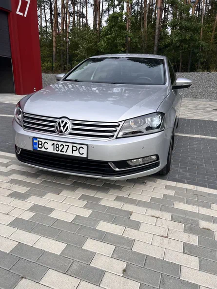 Volkswagen Passat 2011 - 20