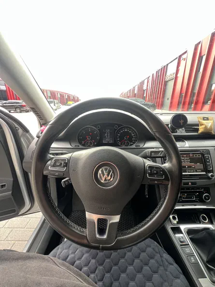 Volkswagen Passat 2011 - 11