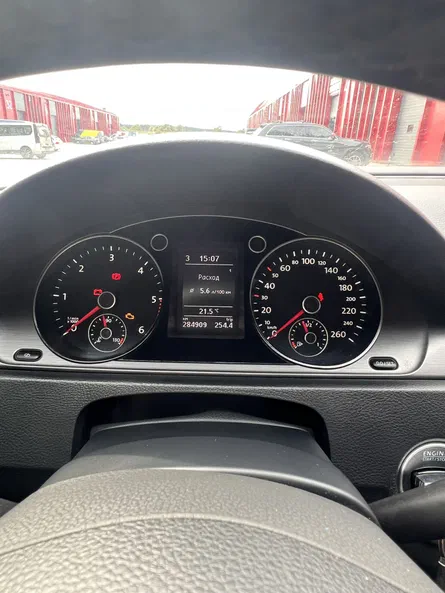 Volkswagen Passat 2011 - 12