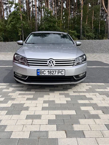 Volkswagen Passat 2011 - 25