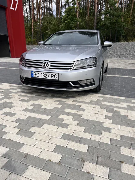 Volkswagen Passat 2011 - 10
