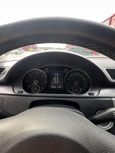 Volkswagen Passat 2011 - 28