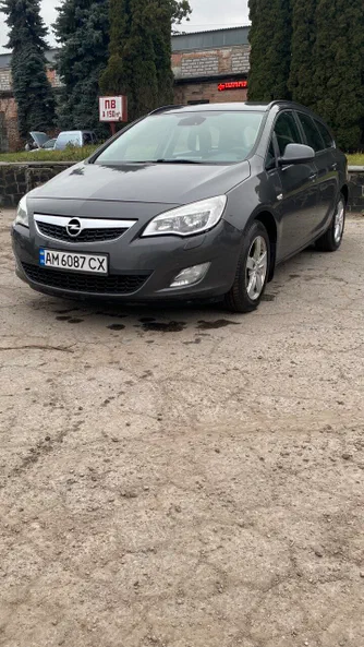Opel Astra 2011 - 1