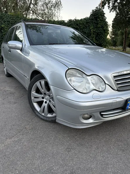 Mercedes-Benz C-Клас 2005 - 8