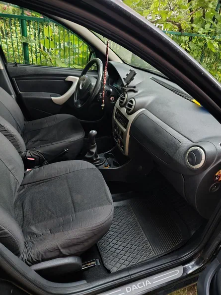 Dacia Sandero 2010 - 4