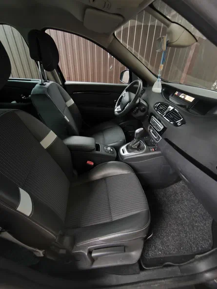 Renault Scenic 2011 - 3