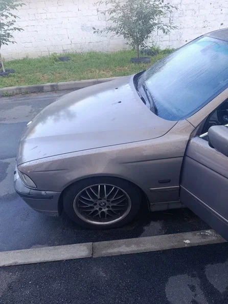 BMW 5 серія 2002 - 8
