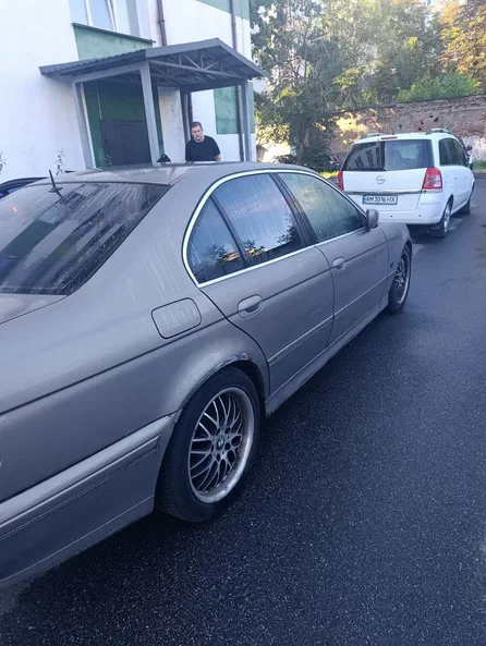 BMW 5 серія 2002 - 3