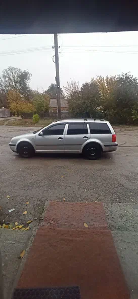 Volkswagen Golf 2000 - 1