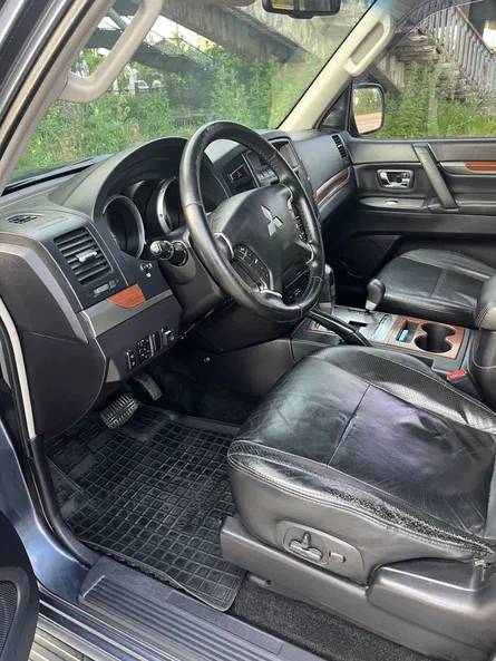 Mitsubishi Pajero 2008 - 21