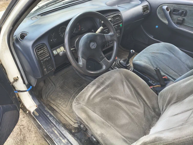 Nissan Primera 1990 - 1
