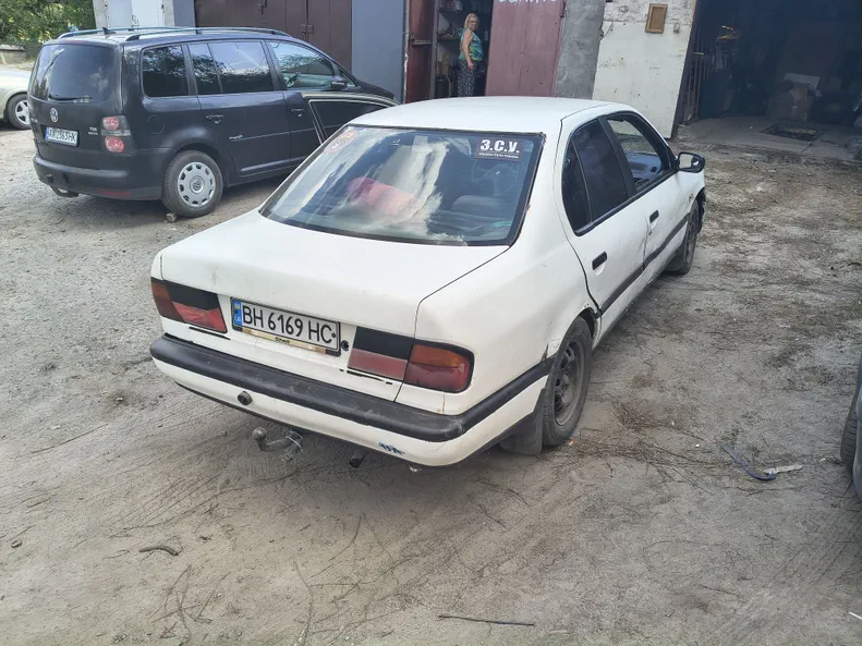 Nissan Primera 1990 - 3